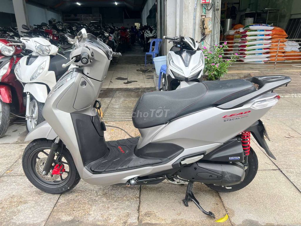 Honda Lead 2023 Серебристый Б/у