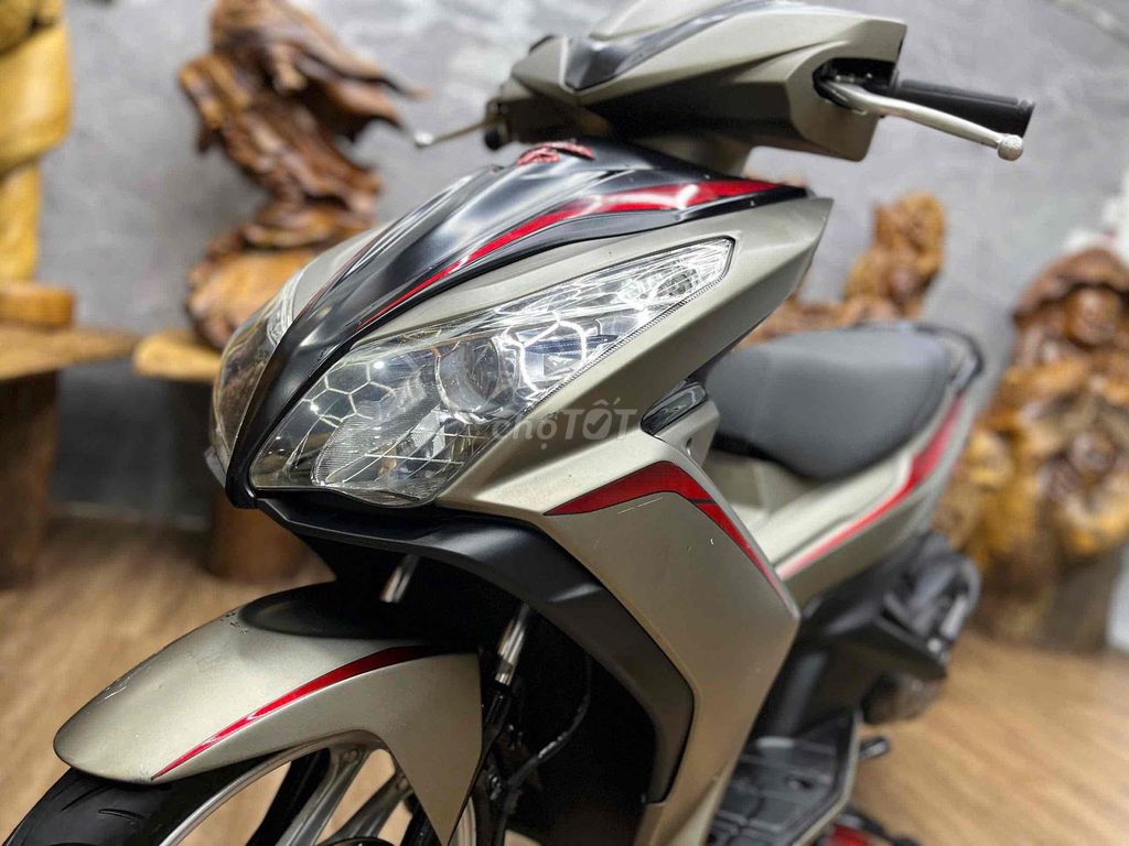 Honda Air Blade с ПТС на руках, мотор мощный и тихий