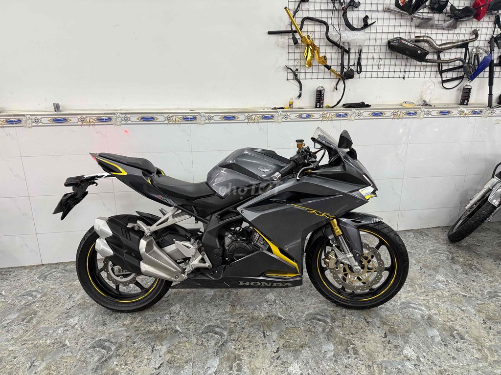 Bán HONDA CBR250RR BSSG dk 2019 ODO6k. Mua bán Xe máy tại Thành phố Thủ Đức Tp Hồ Chí Minh được đăng bởi SHOP XE LƯỚT TUẤN DUY MOTOR LINH XUÂN THỦ ĐỨC hình 10