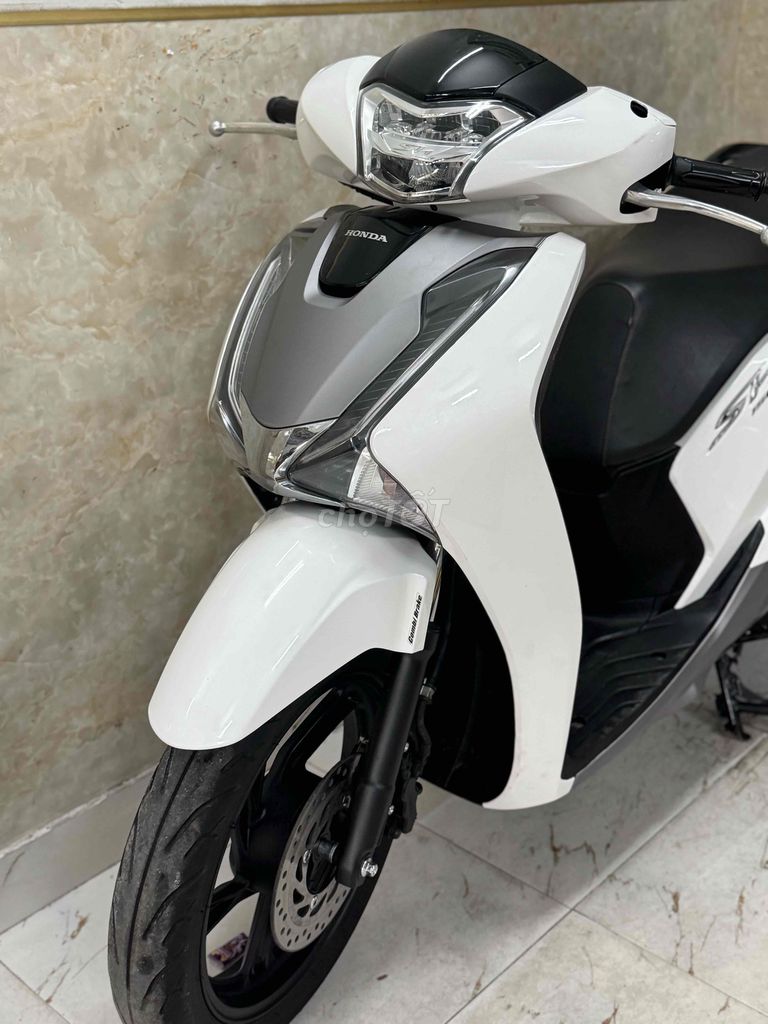 SH 150 đời 2017 màu trắng đen mới keng 43K1-. Mua bán Xe máy tại Quận Sơn Trà Đà Nẵng được đăng bởi Minh Dũng bán trả góp 136 vân đồn  hình 4