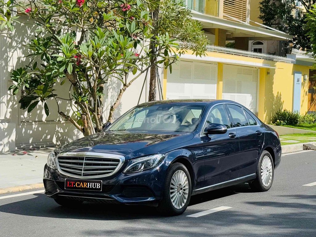 Mercedes C250 model 16 Xanh/kem 1 chủ siêu mới