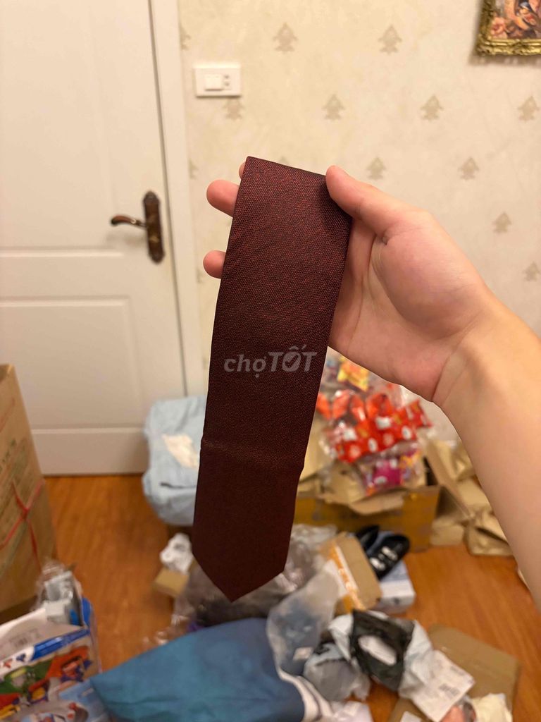 Cà vạt Nam Lụa Nâu đỏ. Mua bán Phụ kiện thời trang khác tại Quận Tây Hồ Hà Nội được đăng bởi Trần Việt Anh hình 1