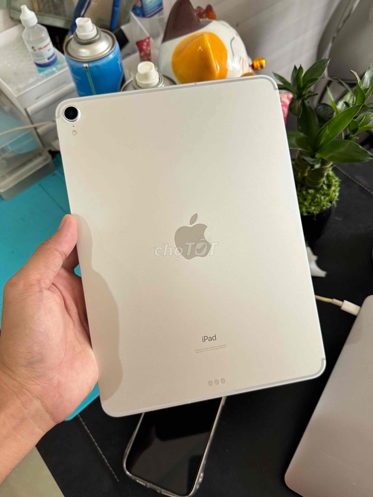 Apple iPad Pro 2018 64GB Trắng. Mua bán Máy tính bảng tại Thành phố Biên Hòa Đồng Nai được đăng bởi Đức Hoà  hình 1