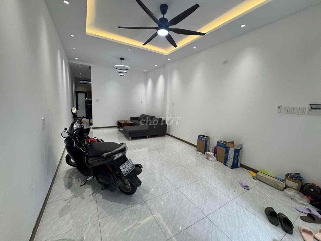 House with 2 bedrooms for rent in Võ Trường Toản · Sơn Trà, Da Nang — $694/month, photo 1