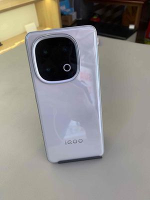 iQOO 13 12/256GB đẹp 98.99% có ship cod toàn quốc