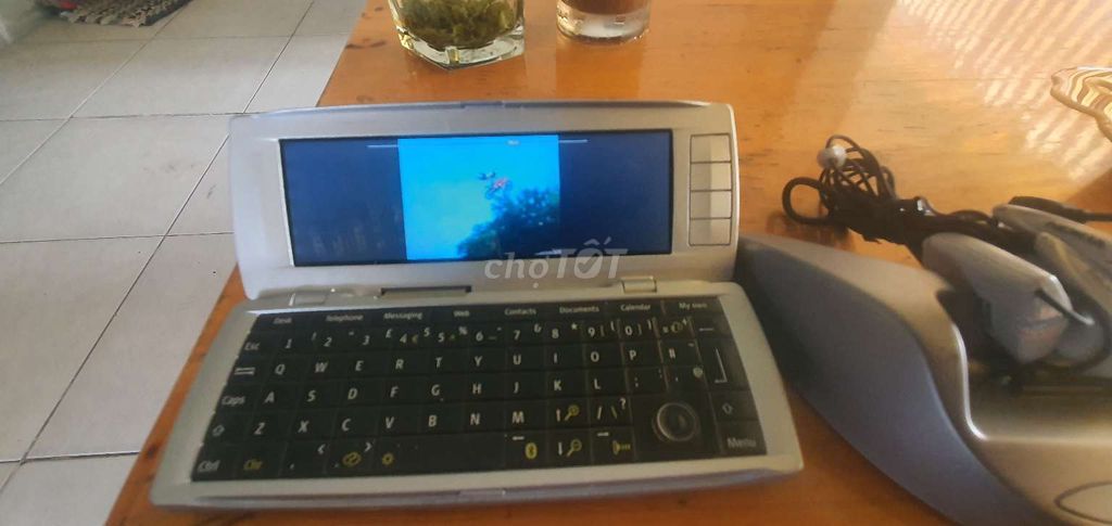Nokia N9500 laptop mini cổ, hiếm , máy đẹp zin.