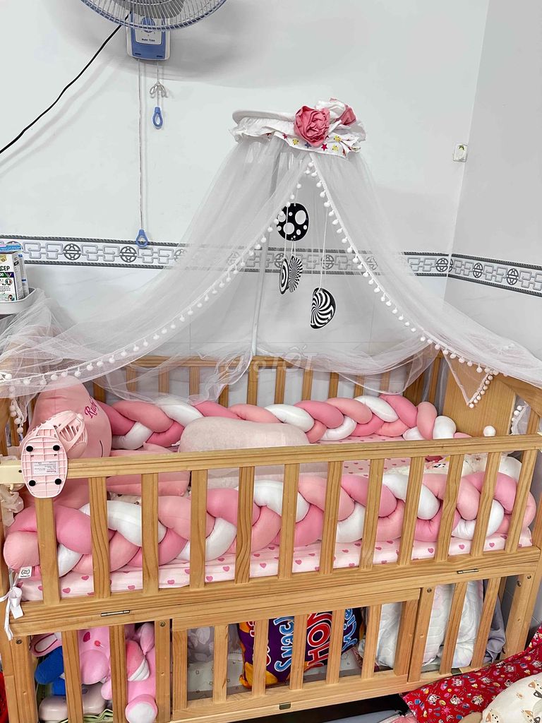 Cũi gỗ  6in1. Mua bán Mẹ và bé tại Quận 12 Tp Hồ Chí Minh được đăng bởi Hoàng Đào hình 3