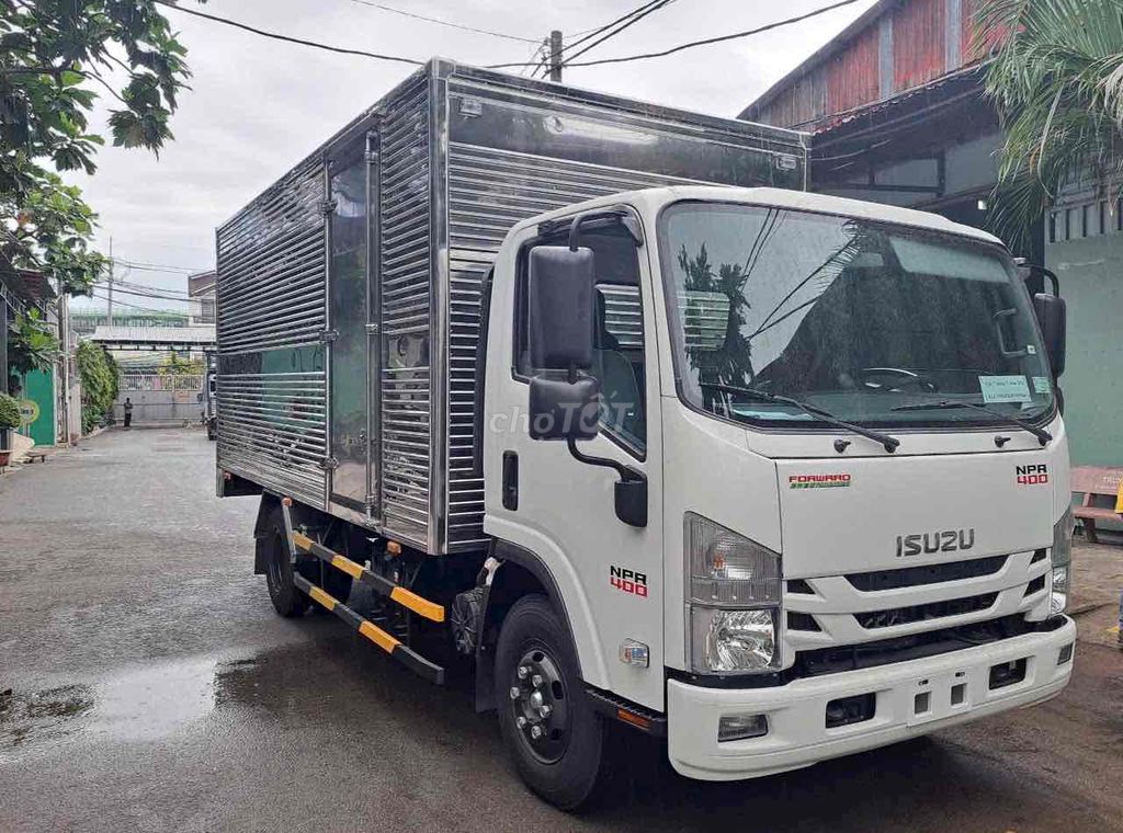 Xe isuzu 3,5 tấn thùng kín euro5