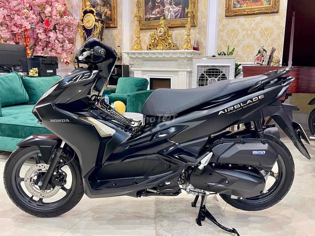 XE MÁY 68 - Honda Air Blade 125 2024 Đen Sần Lướt. Mua bán Xe máy tại Quận Hai Bà Trưng Hà Nội được đăng bởi Đức Anh hình 4