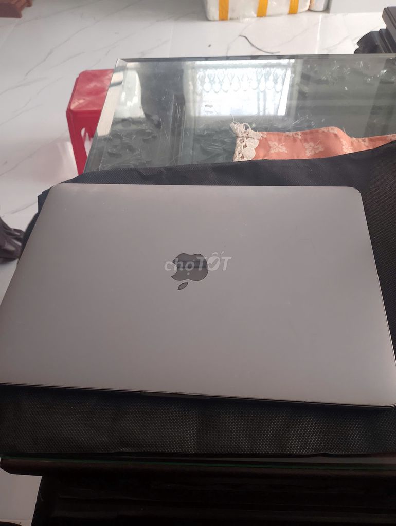 Apple Macbook Pro 2020 i5 13 inch 8GB/250GB. Mua bán Laptop tại Quận Gò Vấp Tp Hồ Chí Minh được đăng bởi phim xem là mê hình 1
