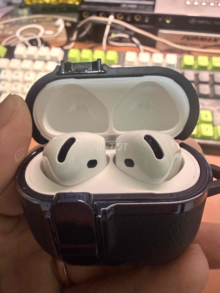Tai nghe Apple AirPods 4 (ANC). Mua bán Tivi, Âm thanh tại Quận Tân Bình Tp Hồ Chí Minh được đăng bởi Nguyễn Trung Thiện hình 1