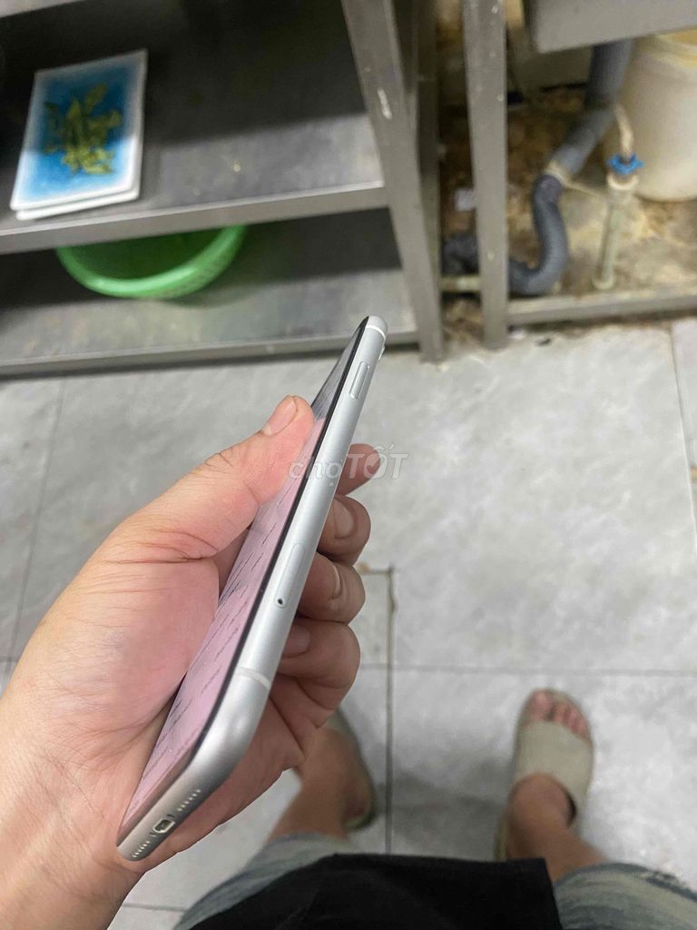 Apple iPhone XR 64GB Trắng 98%. Mua bán Điện thoại tại Quận Thanh Xuân Hà Nội được đăng bởi Tuấn Bách hình 1