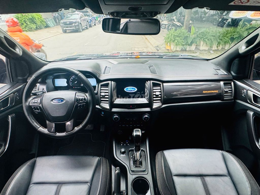 Ford Ranger Wildtrak 2 cầu 2020 - Nhập Thái 1 Chủ. Mua bán Ô tô tại Quận Tân Phú Tp Hồ Chí Minh được đăng bởi Phạm Văn Thông hình 12