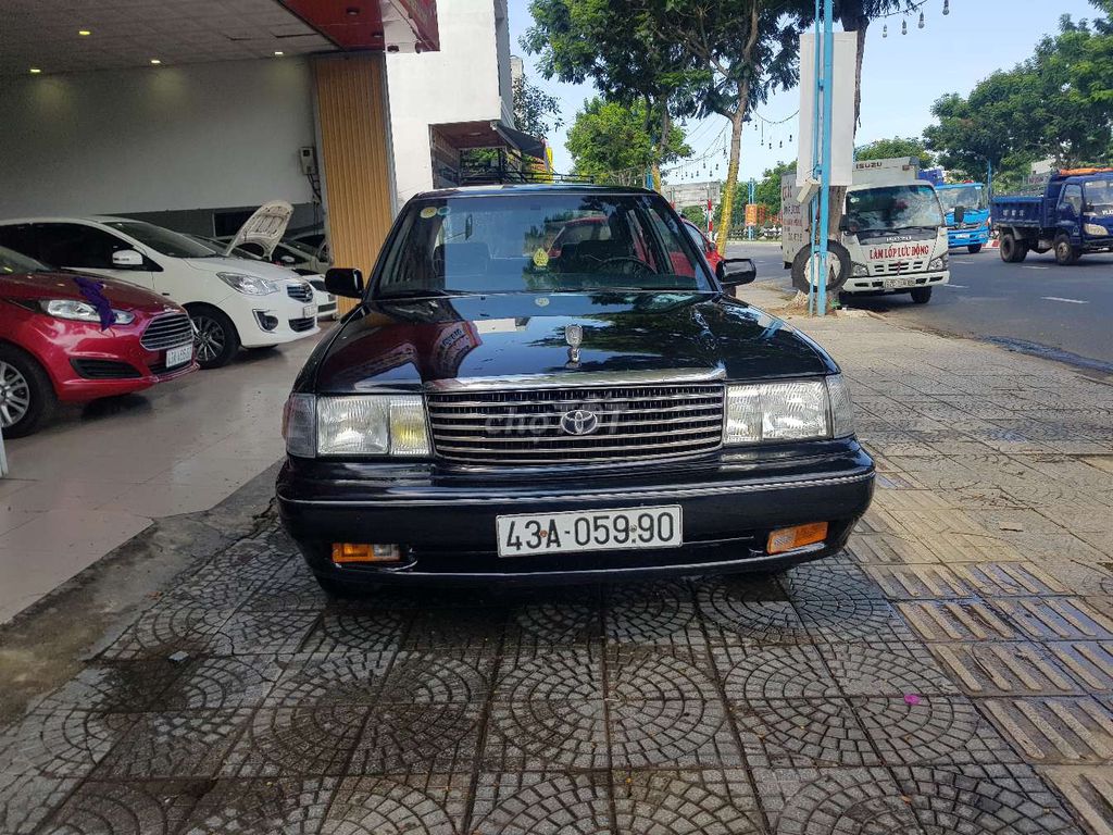 0932531122 - Toyota Crown 1992 nhập Nhật Số sàn