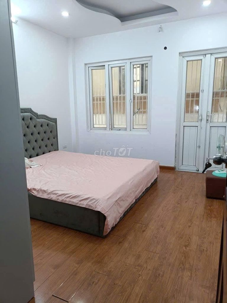 CHO THUÊ NHÀ NGÕ 639 HOÀNG HOA THÁM – 35M² x 5 TẦNG – 3PN – 13,5 TRIỆU