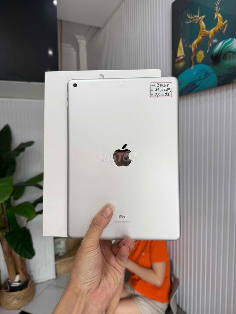iPad Gen 9 64GB Bạc Việt Nam zin đẹp. Mua bán Máy tính bảng tại Quận Đống Đa Hà Nội được đăng bởi Hà Dương hình 1