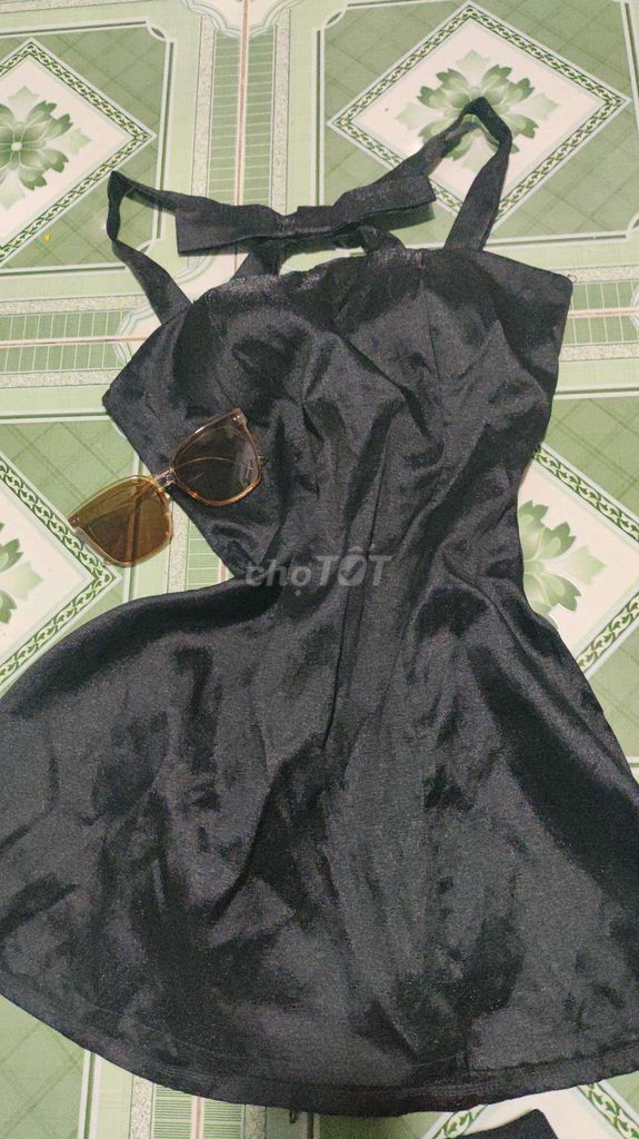 Váy nữ đen đi tiệc có mút sẵn. Mua bán Quần áo tại Quận 12 Tp Hồ Chí Minh được đăng bởi Bé Smile hình 1