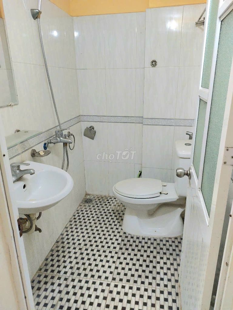 Bắc Cầu Q.Long Biên 4tỷ hơn, nhà 4 tầng, 3p.ngủ, ô tô đỗ cửa,ngõ thông. Mua bán nhà ở tại Quận Long Biên Hà Nội được đăng bởi Thúy Long Biên hình 4