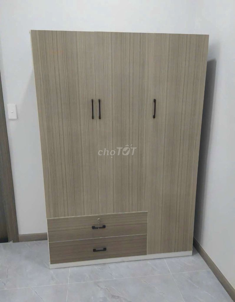 TỦ NHỰA ĐÀI LOAN 3 CÁNH MÀU XÁM VÂN GỖ . Mua bán Tủ, kệ gia đình tại Thành phố Biên Hòa Đồng Nai được đăng bởi Tủ nhựa đài loan hoàng quân hình 1