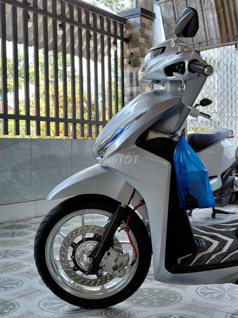 Bán Honda Vision 2016 Bạc full đồ chơi