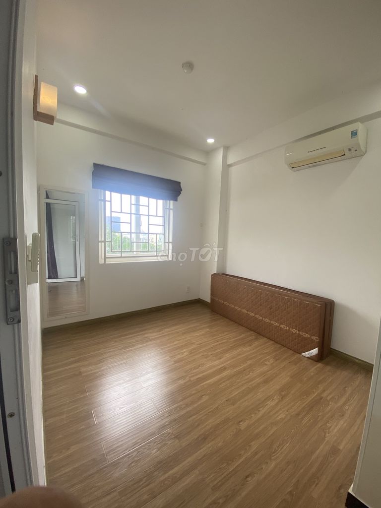 Bán cc simona hoàng văn thụ 2pn full nt đẹp giá 1,3 tỷ Bán cc simona hoàng văn thụ 2pn full nt đẹp giá 1,3 tỷ