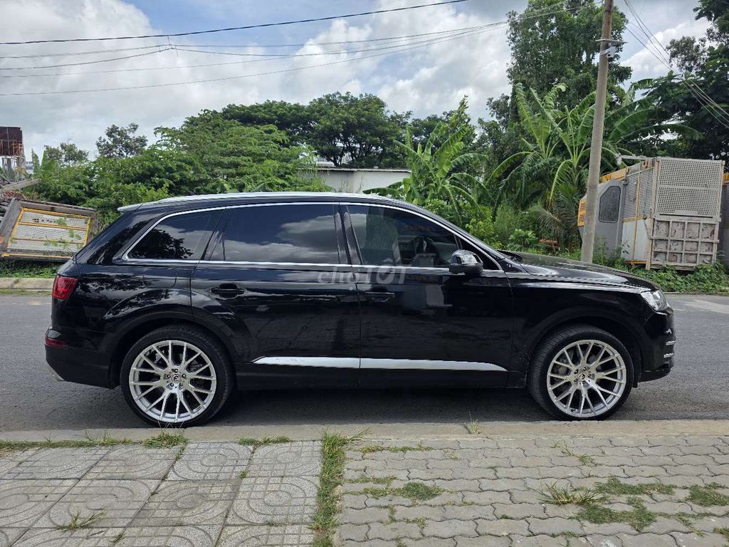 Audi Q7 2016 черный 160 тыс. км
