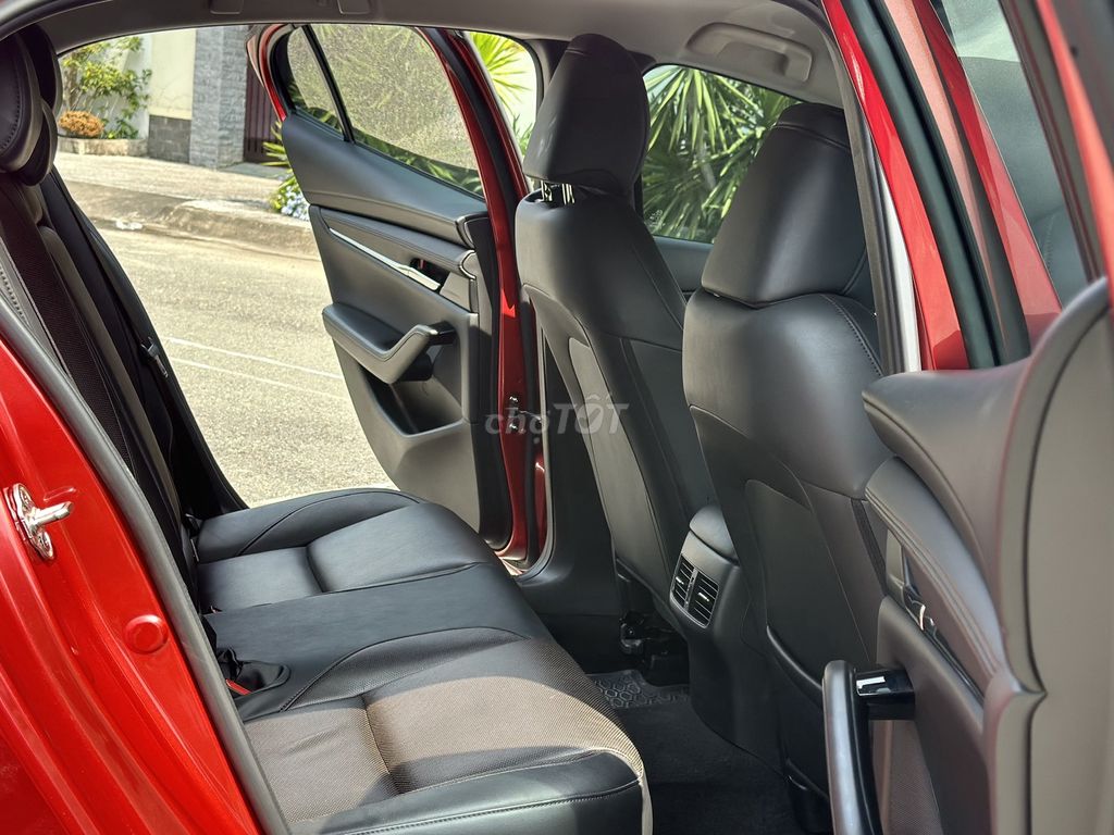 Mazda 3 Luxury model 2025 lướt đẹp như mới. Mua bán Ô tô tại Quận Gò Vấp Tp Hồ Chí Minh được đăng bởi Danh 631 hình 3