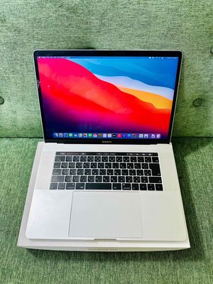 Macbook Pro 2018 15in Fullbox like new 99%