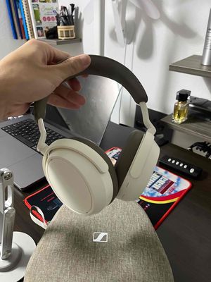 Tai nghe SENNHEISER MOMENTUM 4 WIRELESS chính hãng. Mua bán Tivi, Âm thanh tại Quận Ngũ Hành Sơn Đà Nẵng được đăng bởi HTT649