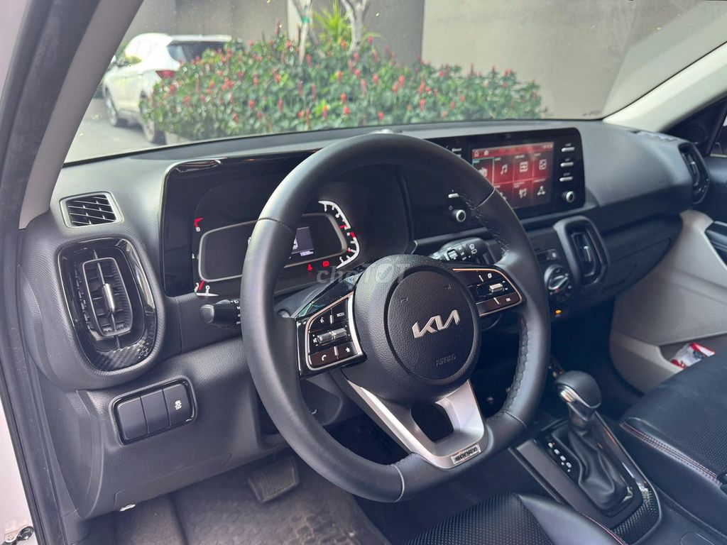 Kia Sonet 2024 màu trắng, xe chính chủ. Mua bán Ô tô tại Quận 12 Tp Hồ Chí Minh được đăng bởi Nhung Nhung 961 hình 5