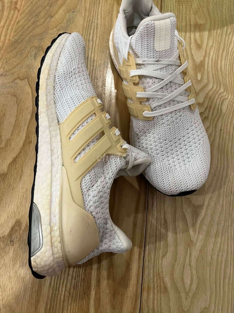 Giày thể thao Adidas Ultraboost size 45. Mua bán Giày dép tại Huyện Đan Phượng Hà Nội được đăng bởi John Phạm Chuyên Giày 2hand hình 1
