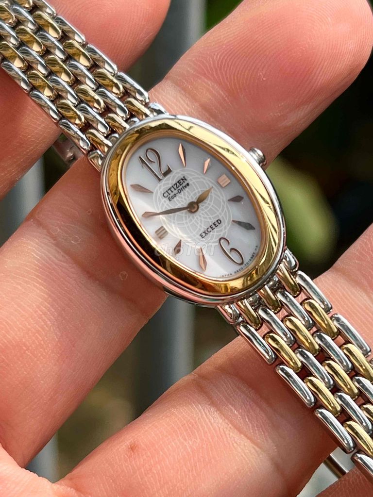 Đồng hồ nữ rất mới đẹp, giá tốt