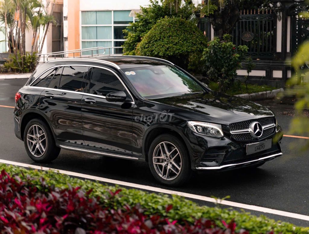Mercedes Benz GLC300 4Matic 2019 - 74000 km. Mua bán Ô tô tại Quận 10 Tp Hồ Chí Minh được đăng bởi Thái LA Auto hình 4