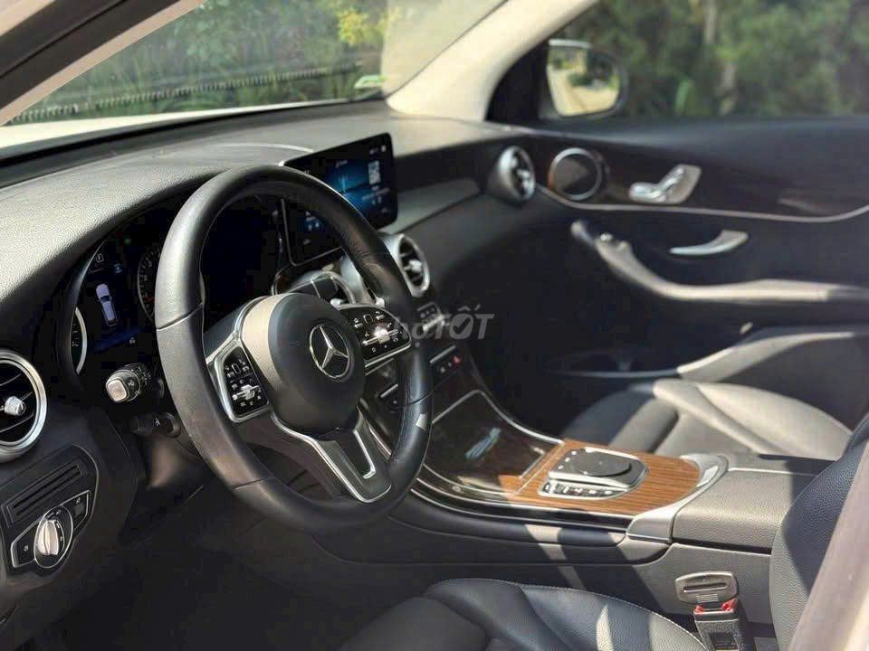 GLC200 Facelift model 2023 1 chủ từ đầu siêu lướt. Mua bán Ô tô tại Quận 7 Tp Hồ Chí Minh được đăng bởi tuấn anh hình 7