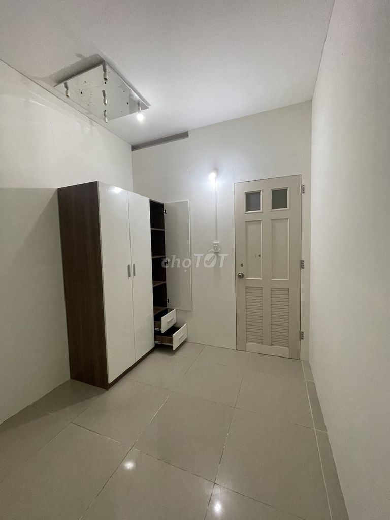 Cho thuê phòng giá rẻ trong chung cư Đức Khải