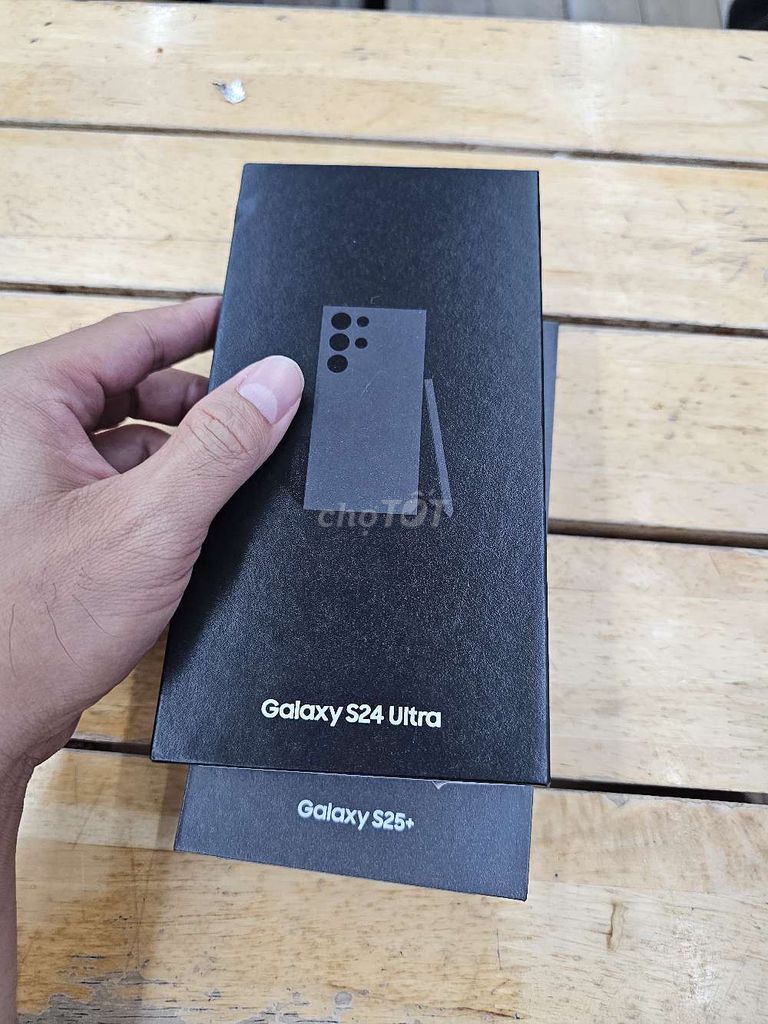 Samsung Galaxy S24 Ultra 256GB Đen Mới. Mua bán Điện thoại tại Quận Tân Bình Tp Hồ Chí Minh được đăng bởi Sơn hình 1