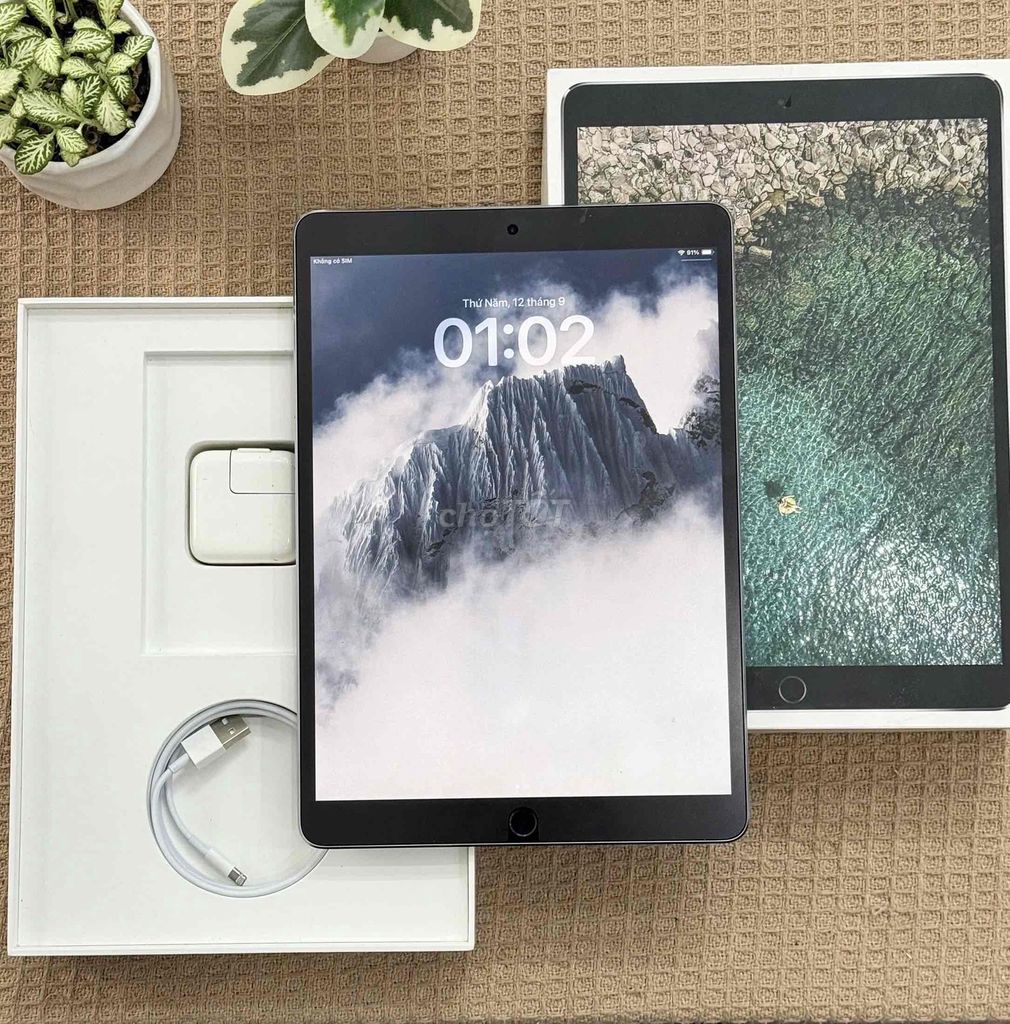 📱 𝐈𝐏𝐀𝐃 𝐏𝐑𝐎 𝟐𝟎𝟏𝟕 𝟏𝟎.𝟓 𝐈𝐍𝐂𝐇 𝐆𝐑𝐀𝐘 𝟔𝟒𝐆𝐁 𝐖𝐈𝐅𝐈 4G 99%. Mua bán Máy tính bảng tại Quận Bình Tân Tp Hồ Chí Minh được đăng bởi POLY STORE APPLE hình 1