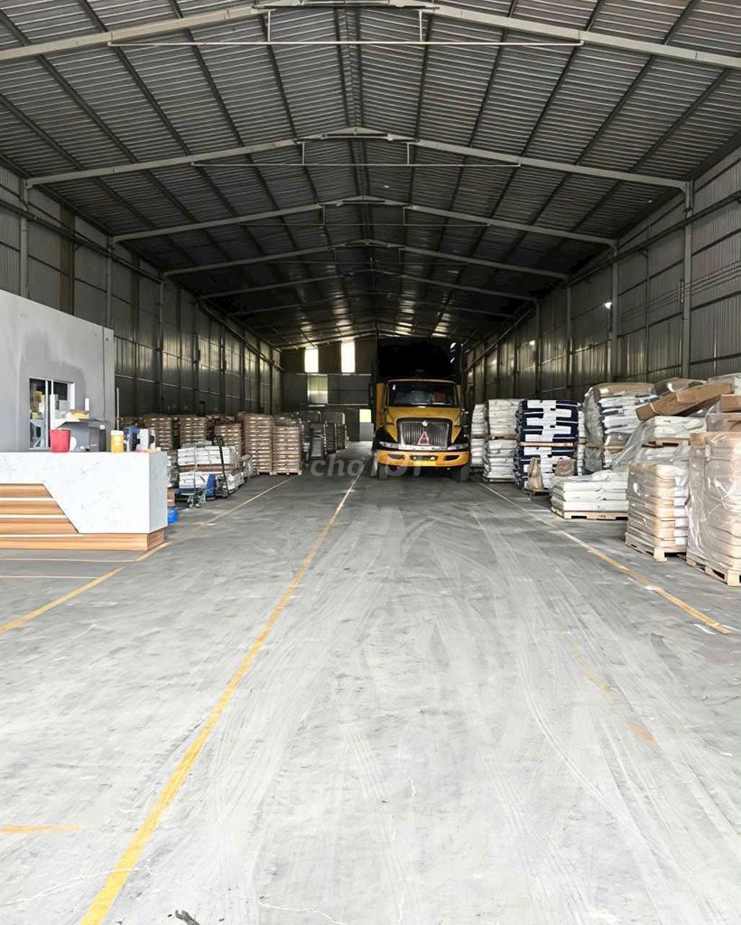 Cho Thuê Kho Xưởng trục ngay DT743 diện tích 1200m2, giá 40tr/tháng