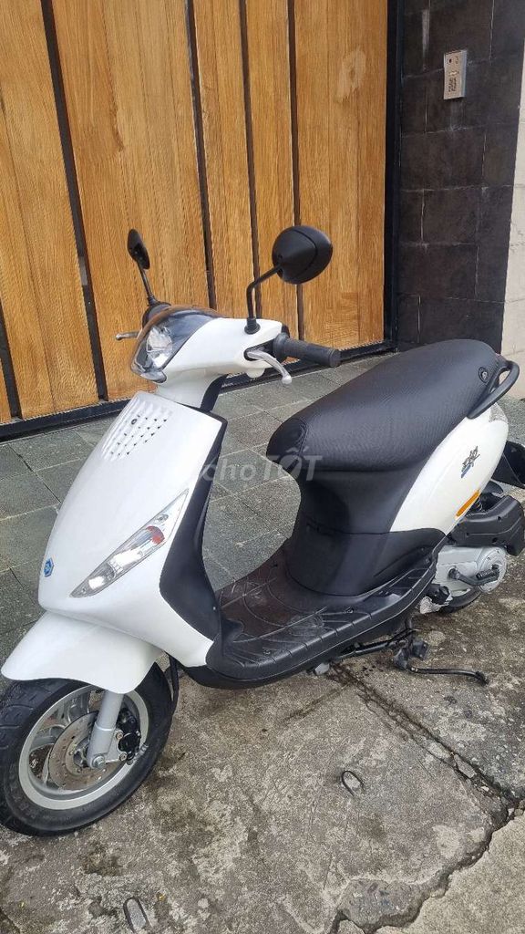 Piaggio Zip 2019 màu Trắng. Mua bán Xe máy tại Quận Hải Châu Đà Nẵng được đăng bởi Dức long hình 2