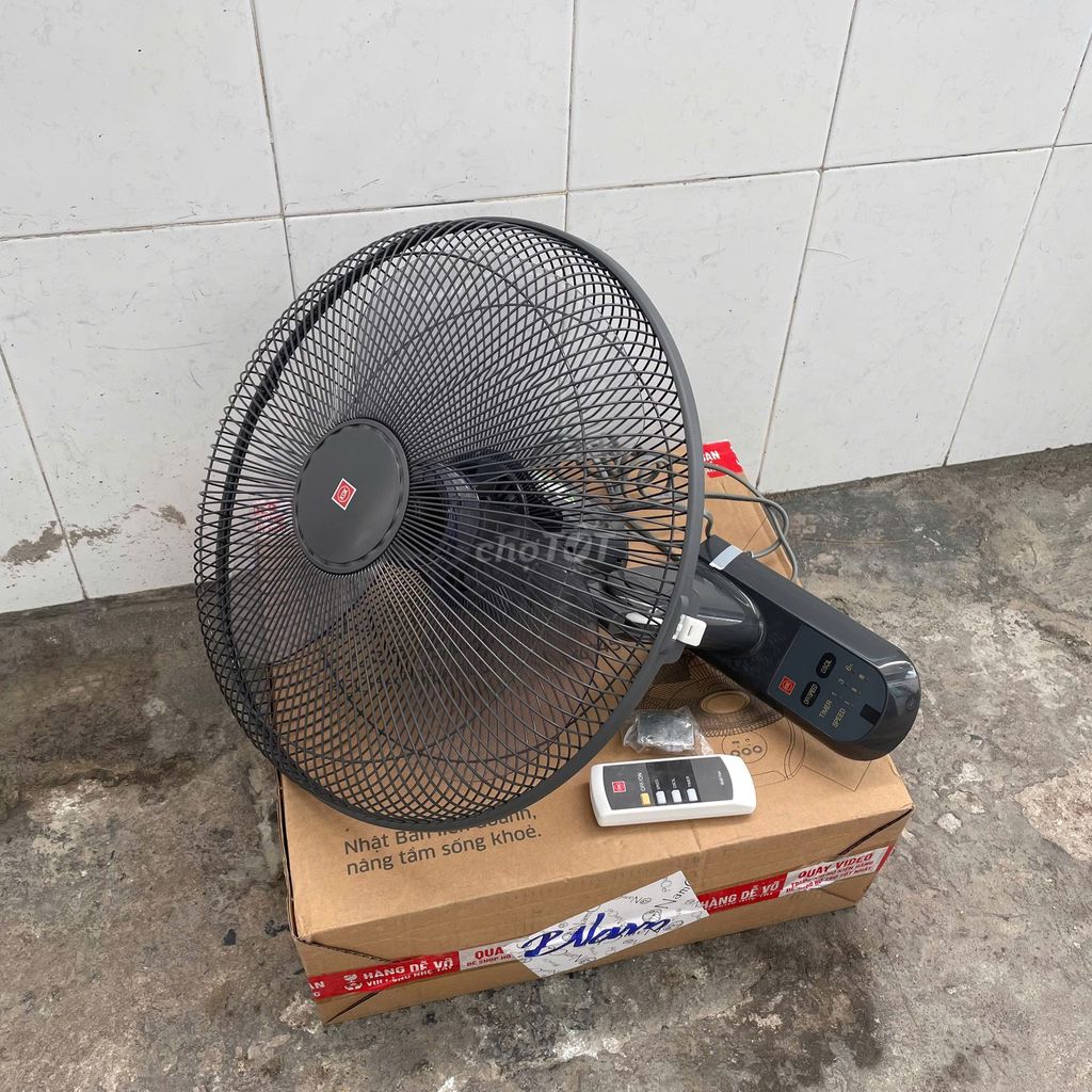Quạt treo tường KDK Remote bạc đạn 220V Nam339. Mua bán Quạt tại Thành phố Thủ Dầu Một Bình Dương được đăng bởi Nam339BinhDuong hình 1