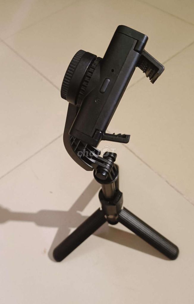 Tặng 1 Gimbal chống rung