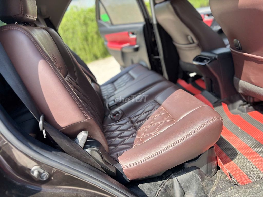 Toyota Fortuner 2018 MT màu nâu 130000 km -689tr. Mua bán Ô tô tại Thành phố Dĩ An Bình Dương được đăng bởi Siêu Thị Ô Tô Bình Dương  hình 16