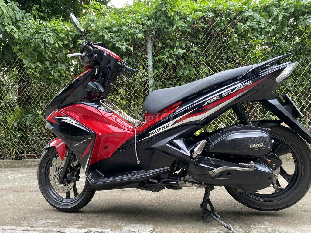 Honda Air Blade Fi 125cc 2015 đỏ đen Zin100% bstp. Mua bán Xe máy tại Quận Bình Tân Tp Hồ Chí Minh được đăng bởi Anh khuê hình 3
