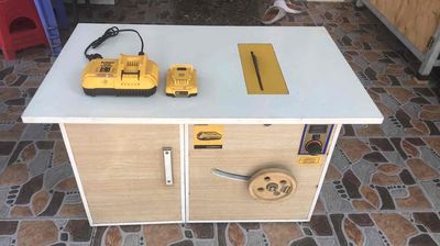 bán máy cưa bàn DeWaLT. Mua bán Đồ chuyên dụng, Giống nuôi trồng tại Quận 7 Tp Hồ Chí Minh được đăng bởi thế toàn