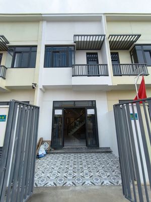 Cho thuê nhà phố Phước Đông New City nhà mới, không gian yên tĩnh