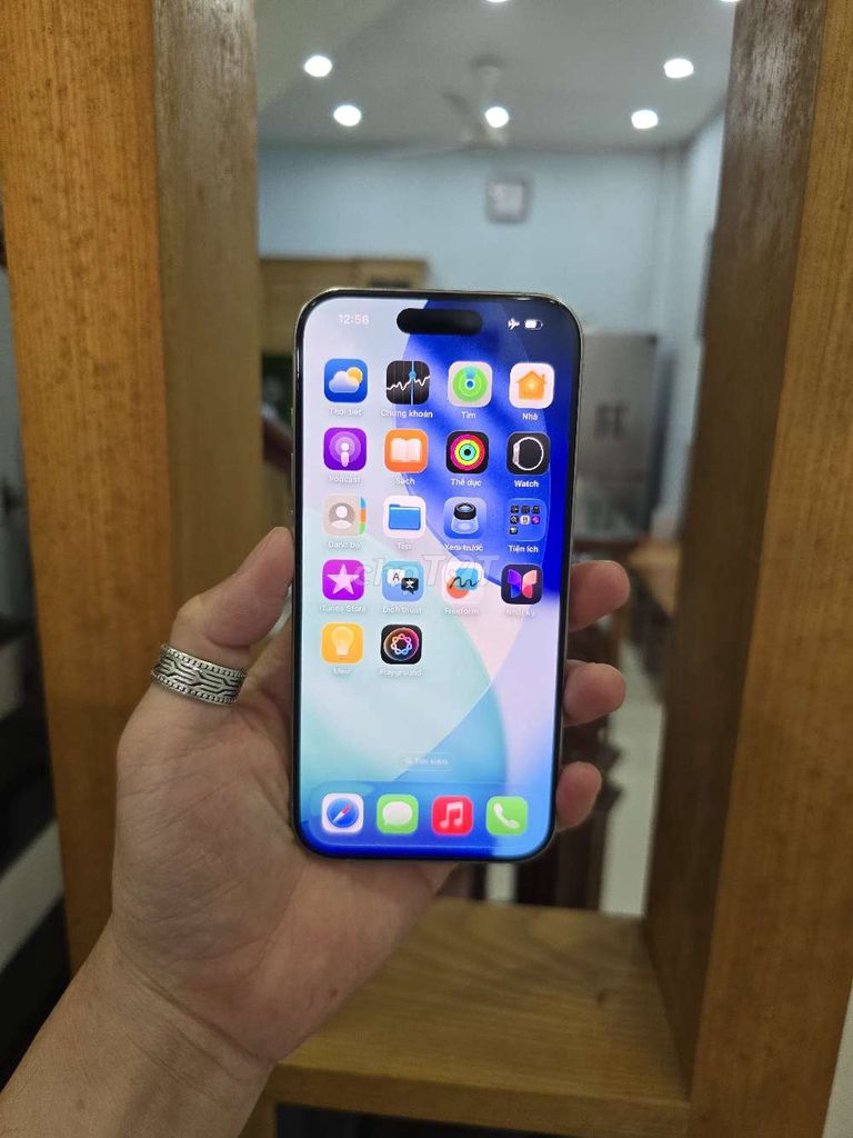iPhone 15 Pro white 256GB (vật lý & esim) bán/gl. Mua bán Điện thoại tại Quận Hoàng Mai Hà Nội được đăng bởi Khoa America hình 1