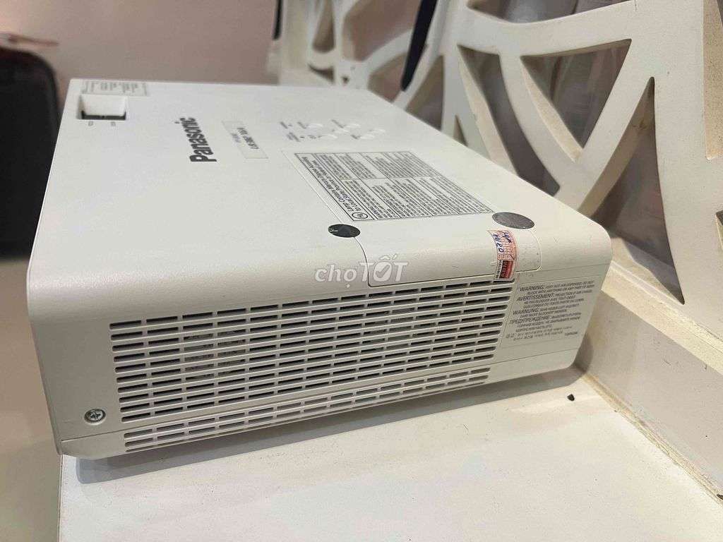 Máy chiếu Panasonic PT-LB382 Trắng. Mua bán Đồ dùng văn phòng tại Quận Ngũ Hành Sơn Đà Nẵng được đăng bởi Tên chưa cung cấp hình 1