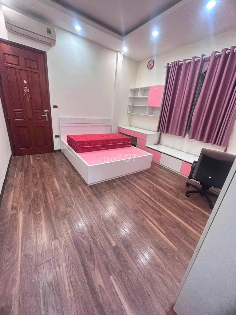 Отдельный дом в переулке Вутхань, Донгда, новый и красивый