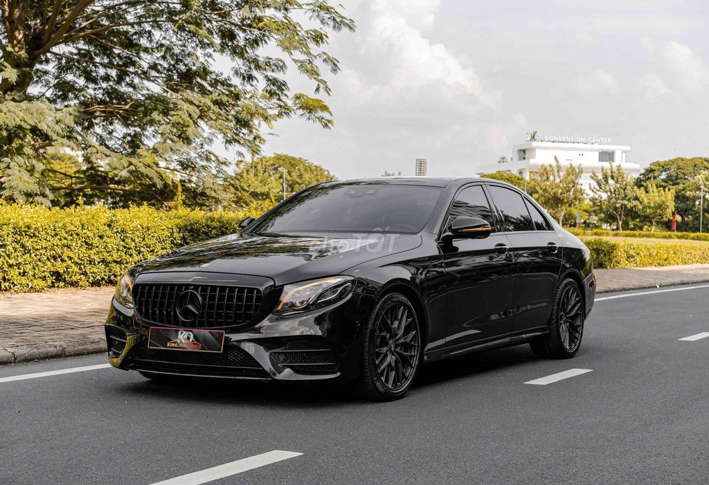 E300_AMG_2017 màu đen cá nhân siêu đẹp & siêu ngâu. Mua bán Ô tô tại Quận 7 Tp Hồ Chí Minh được đăng bởi Dương Phương hình 4
