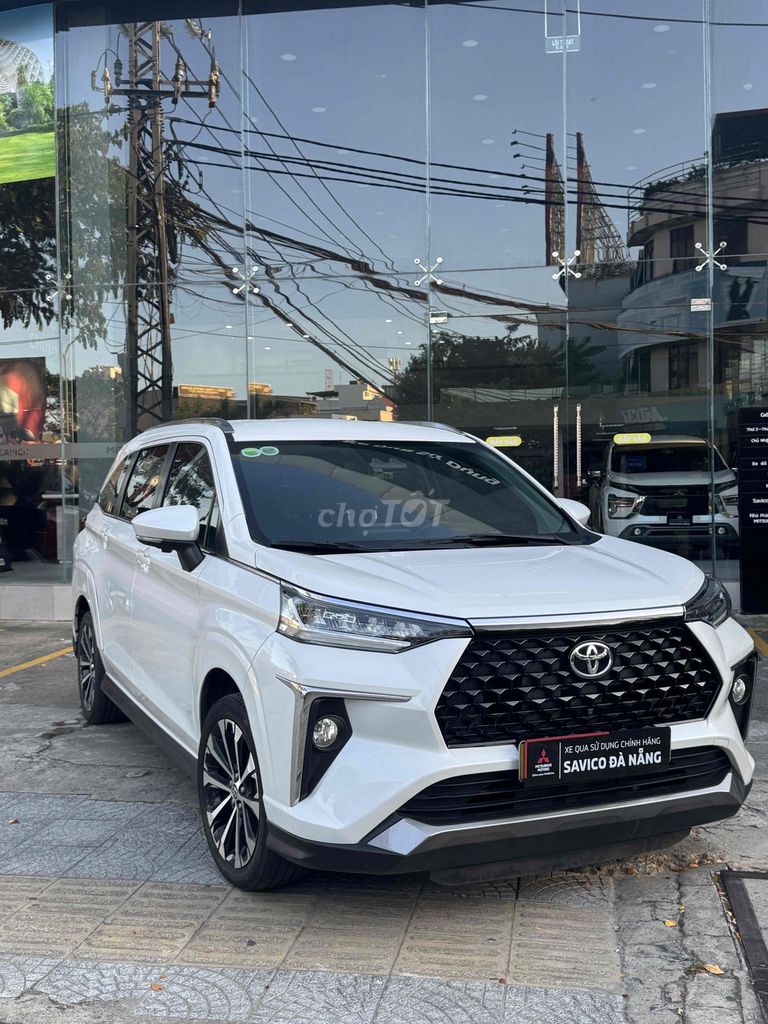 Toyota Veloz Top 2025 Белая автоматическая 7-местная